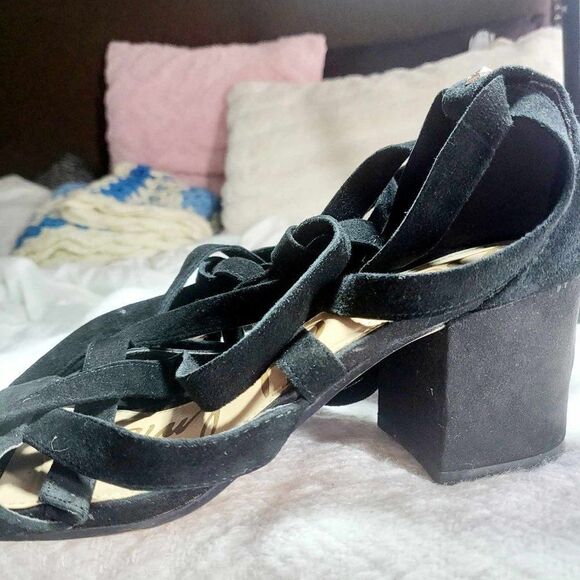 SAM EDELMAN WRAP Sandal color Black Suede Size 8 lightly used. - Picture 3 of 7